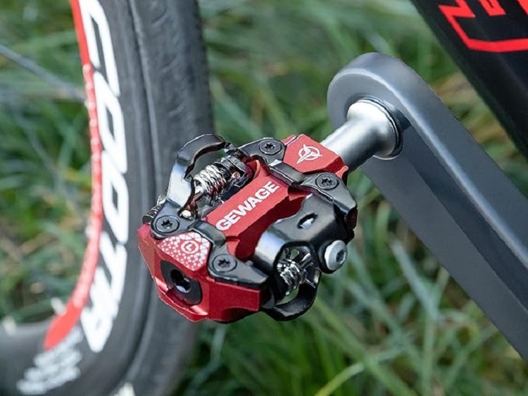 Should you use clipless pedals in mountain biking