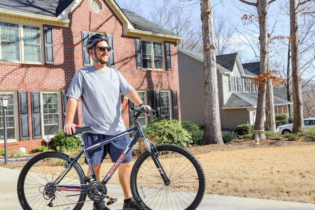 Dynacraft Magna Echo Ridge mountain bike side view on trail
